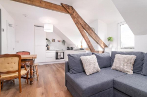 Whitby Heights - Spacious, Modern 2bed Apartment,Pet Friendly,5mins walk to beach